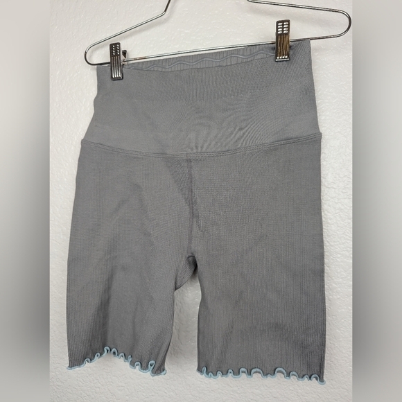 NWOT Spiritual Gangster ribbed ruffle hem shorts - Picture 1 of 3